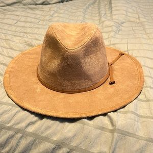 Fall trendy hat from boutique